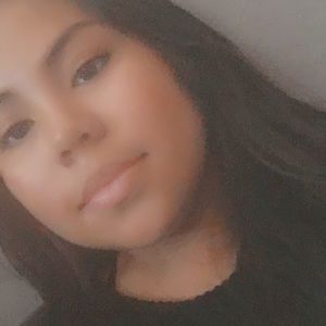 Meet your Posher, Alejandra